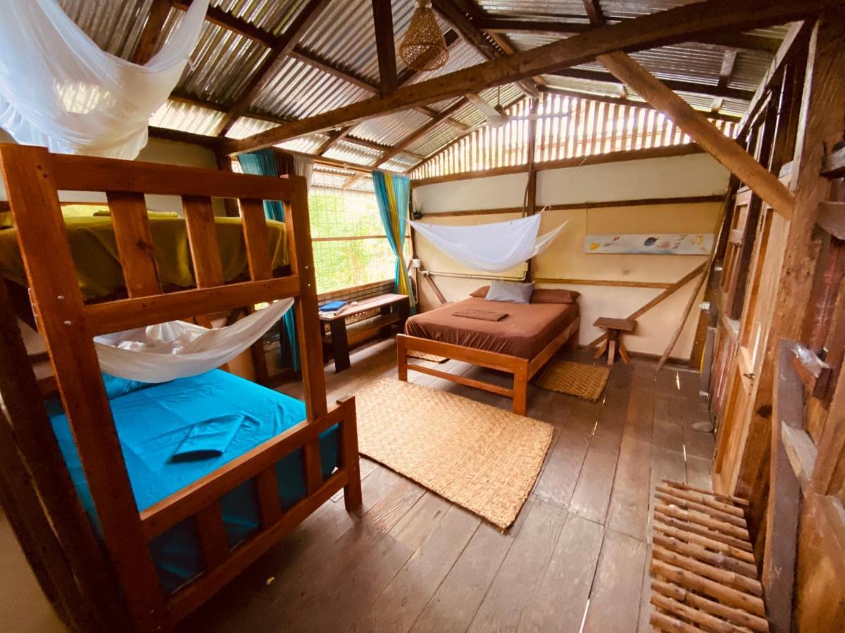 The Mudhouse Hostel Mompiche Eksteriør billede